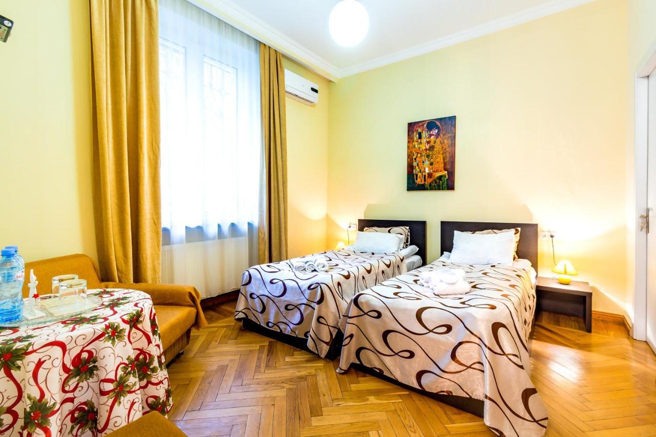 V Park Hotel Tbilisi Esterno foto