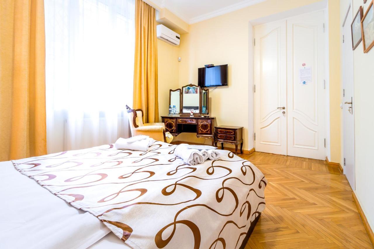 V Park Hotel Tbilisi Esterno foto