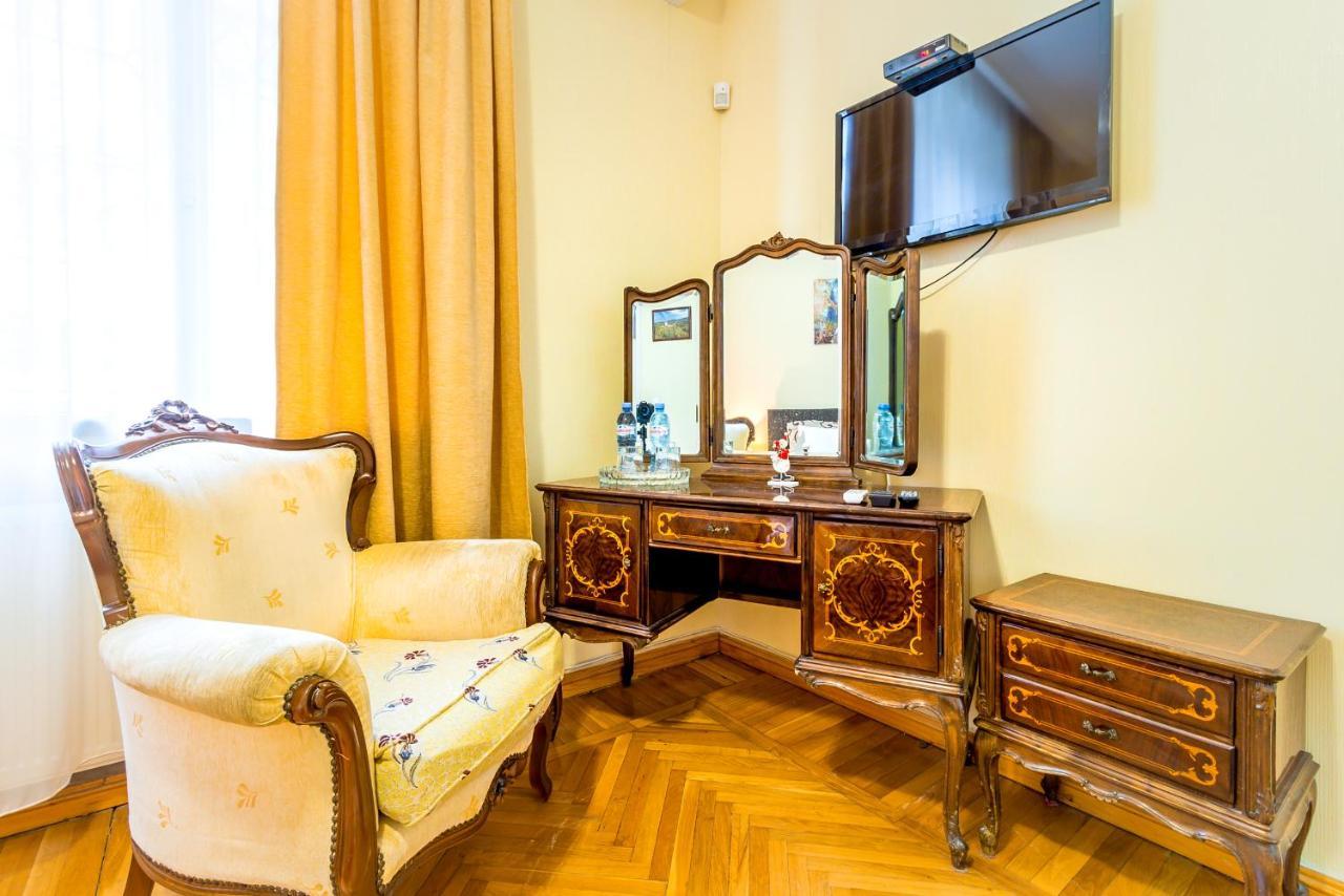V Park Hotel Tbilisi Esterno foto