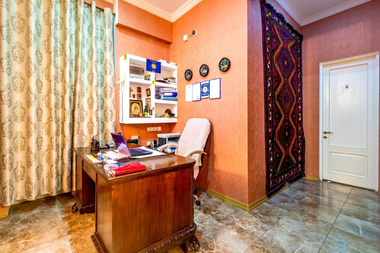 V Park Hotel Tbilisi Esterno foto